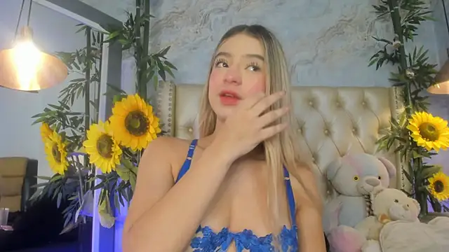 LittleeJaz webcam