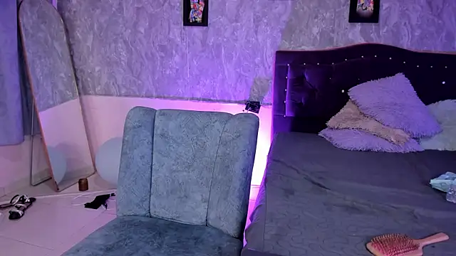 Lauren_smiles webcam