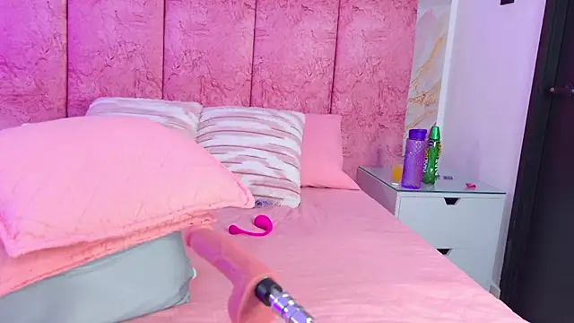 emmacurvy webcam