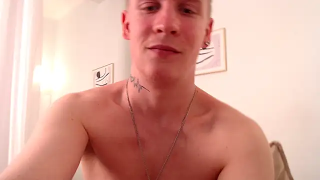 AlexxSweet webcam