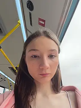 hiding-mila webcam