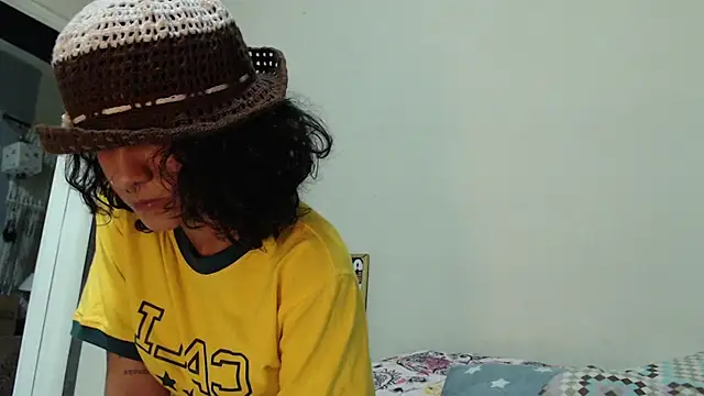 AlinaWoolf_ webcam