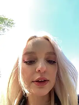 aka_Blonde live sex cam