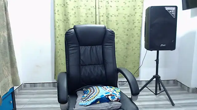 LAURA_CRAIZY webcam
