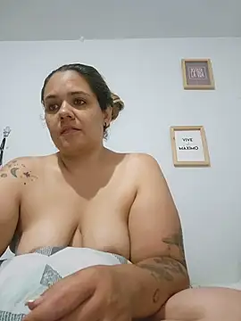 LoreinnFox webcam