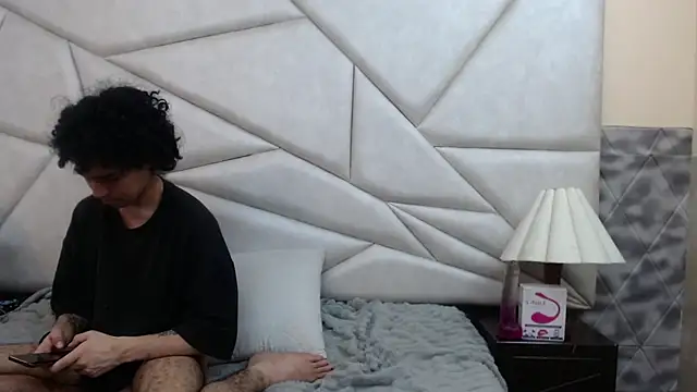 Nyx_and_Arian webcam