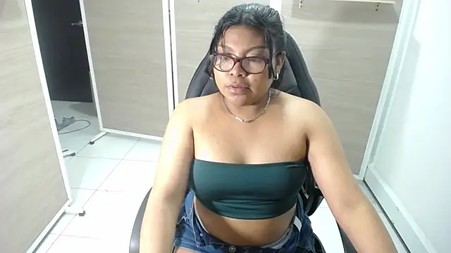 MiaPolett webcam stripchat model stream image
