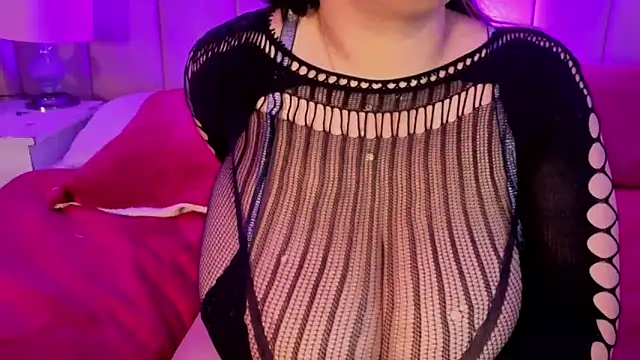 MollyBigBoobs12 webcam
