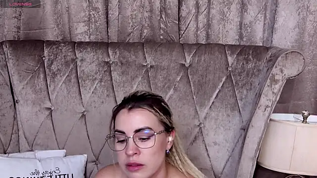BustyGizelle webcam