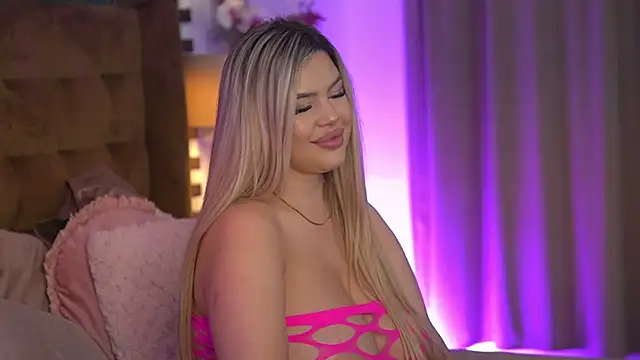 SophieBoobsX webcam