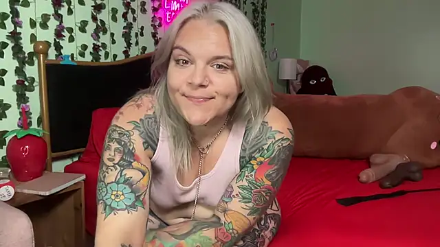 CherryBombBomb webcam