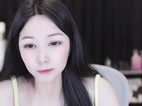 Nuyoah-77 webcam