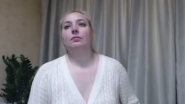 sweetpussy13 webcam