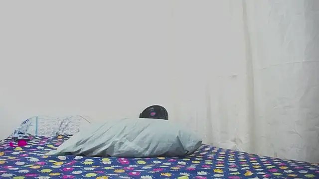 Penelope_bond webcam