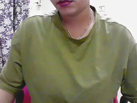 LovingPihu webcam