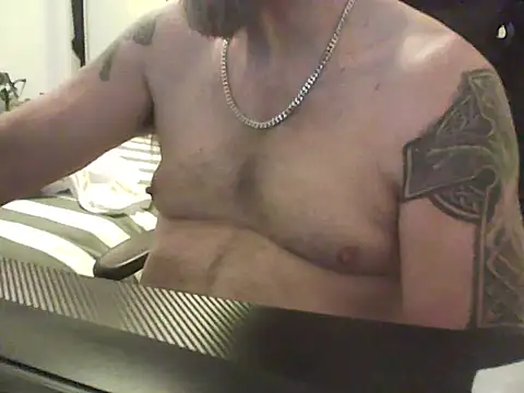 loudandproud webcam