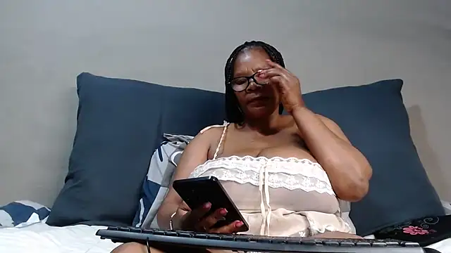 BustyMelonssXXXX webcam
