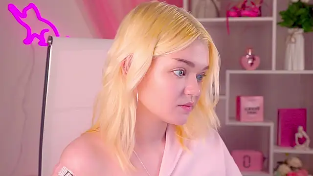 AdeleCartier webcam