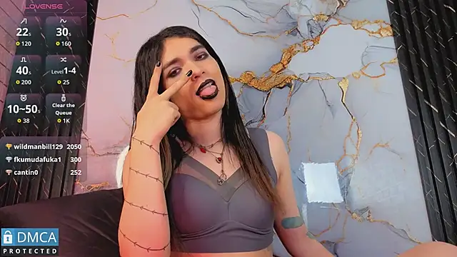 MaeveKuro webcam