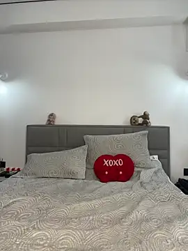 CurlyLara live sex cam