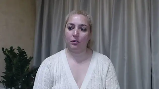sweetpussy13 webcam