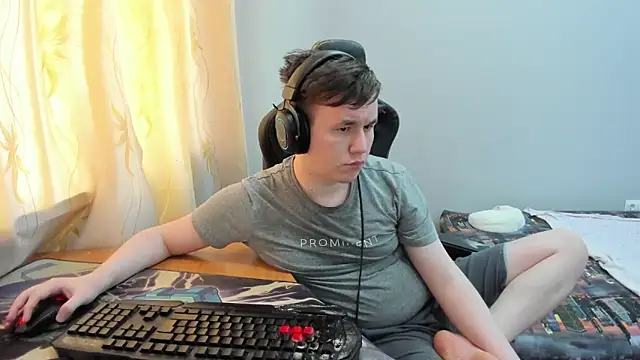 iliaskrislove - Iliaskrislove's free webcam - UK Sex Cams