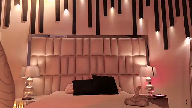 KayraLanne webcam