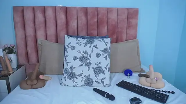 nana_levy webcam