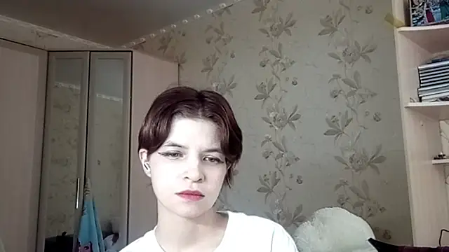 LowkeyIndigo webcam