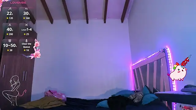 SkyeGabbyRose webcam