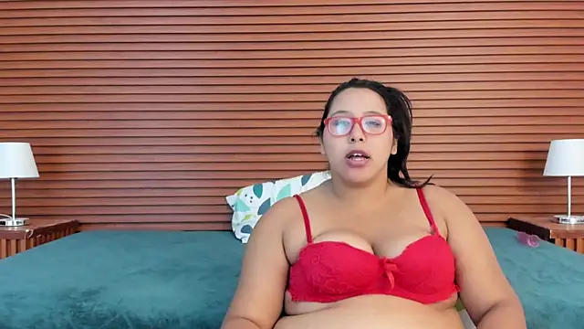DeepandCurvy webcam