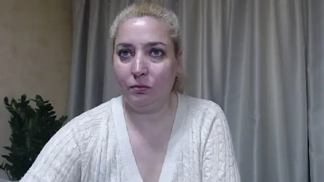 sweetpussy13 webcam