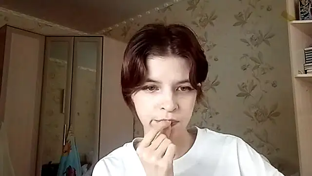 LowkeyIndigo webcam