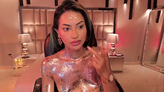 KayraLanne webcam