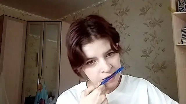 LowkeyIndigo webcam