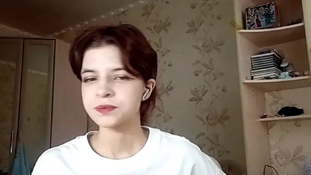 LowkeyIndigo webcam