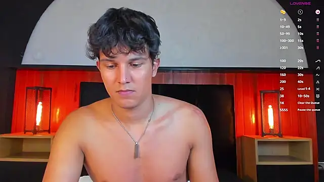 Leo_Savage_ webcam
