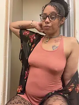 Desirae_Luciano