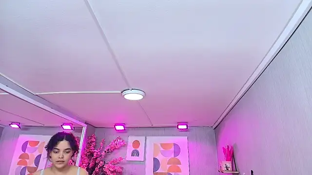 Maggy_t18 webcam