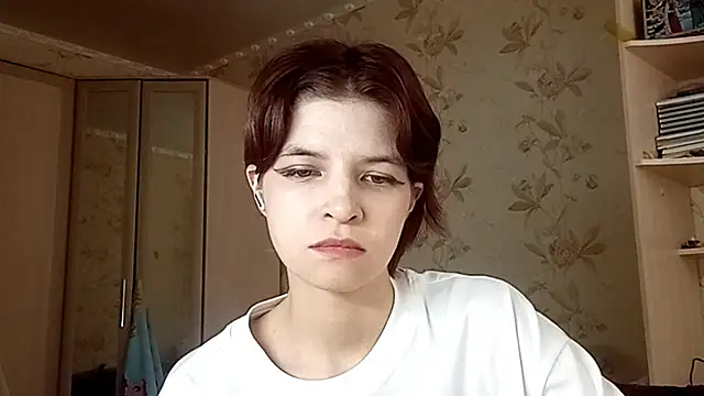 LowkeyIndigo webcam