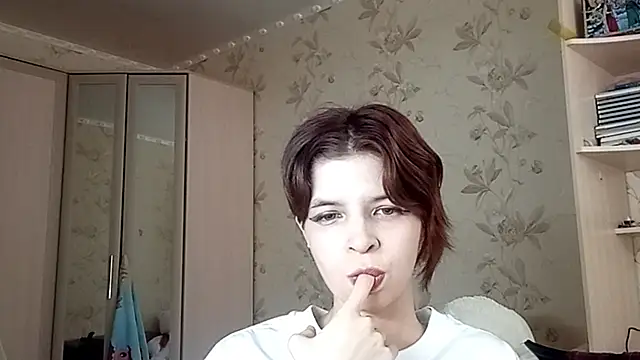 LowkeyIndigo webcam