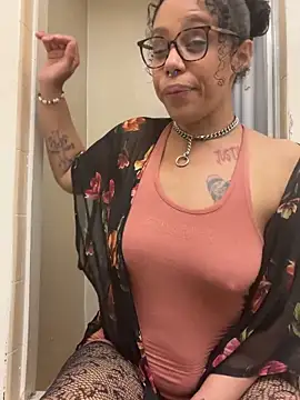 Desirae_Luciano webcam