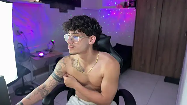 kisan_smith (M twink) - #big-balls #big-cocks #bisexuals #brunettes #cam2cam #colombian #ejaculation #erotic-dance #flexing #handjob #hd #masturbation #middle-priced-privates #muscular #oil-show #orgasm #pov #recordable-privates #recordable-publics #small-audience #spanish-speaking #spanking #striptease #student #twinks #white