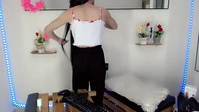 NathalialLooes live sex cam