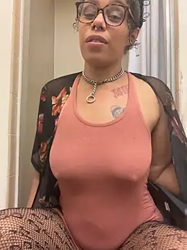 Desirae_Luciano