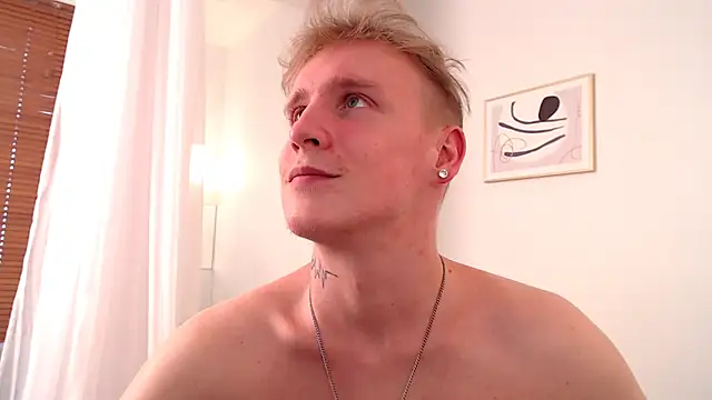 AlexxSweet webcam