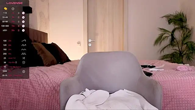 BlushingAngelita webcam