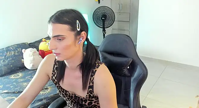 _shantallskinny_ live sex cam