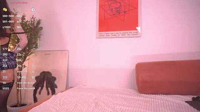 Pheromoon live sex cam