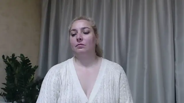 sweetpussy13 webcam